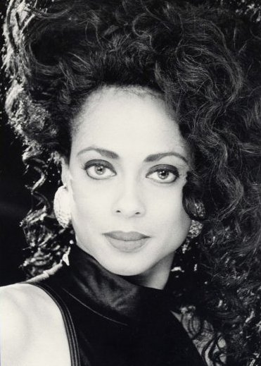 Deanne Keanne as Miss Ross