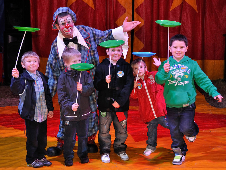 Circus themed parties with Clumbsy the Clown Circus Workshops