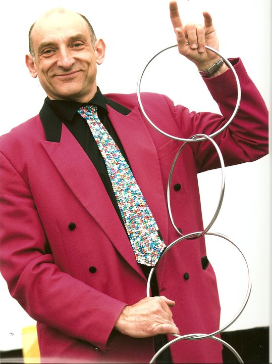 Mr Tinsel Childrens Entertainer, Walkabout Magician, Plate Spinner, Balloon Modeller Lancashire